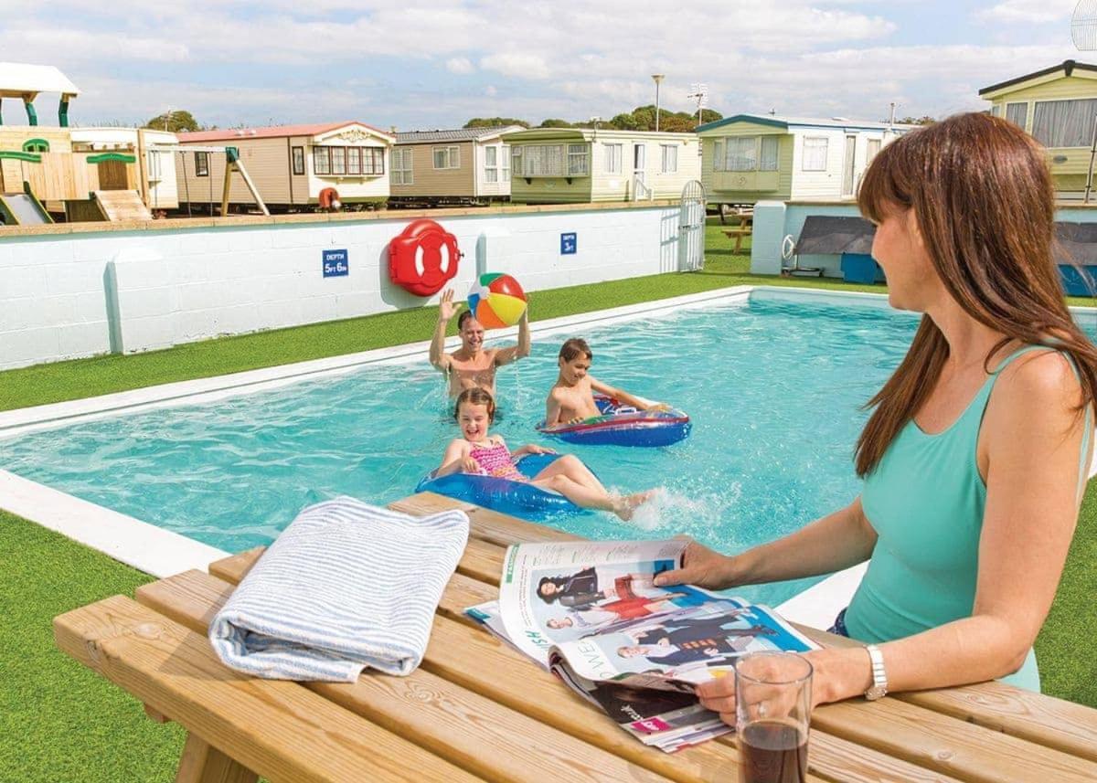 White Tower Holiday Park Llandwrog Экстерьер фото