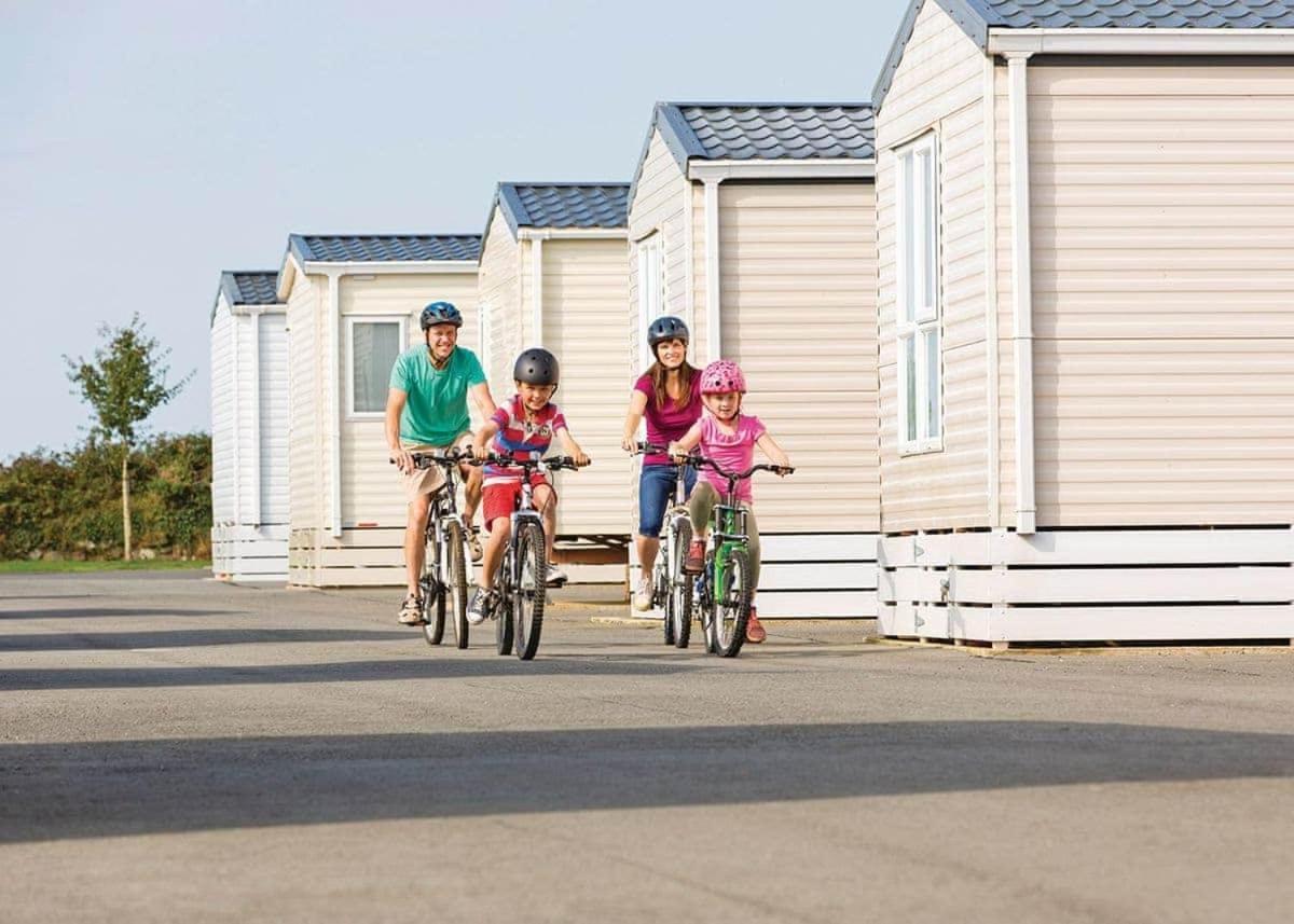 White Tower Holiday Park Llandwrog Экстерьер фото